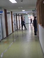 청소 및 바닥 코팅 작업 실시(깨끗하고 쾌적한 수업 환경 조성)